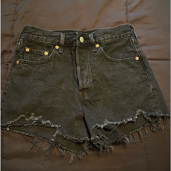 Levi 501 Shorts - Picture 2 of 3